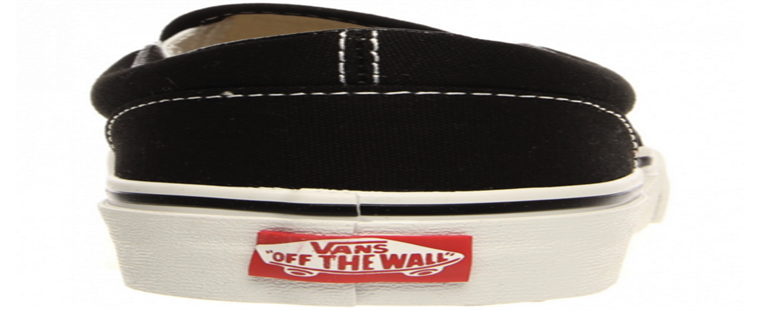 Vans Classic Slip-On (Toddler/Youth) - Slip-on black canvas shoes