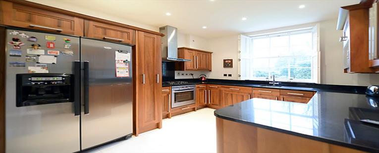 2 Bedroom Apartment for sale - London